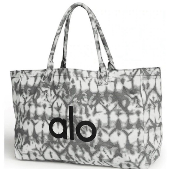 ALO Yoga Handbags - Alo Yoga Large Tote Bag and shopping bag